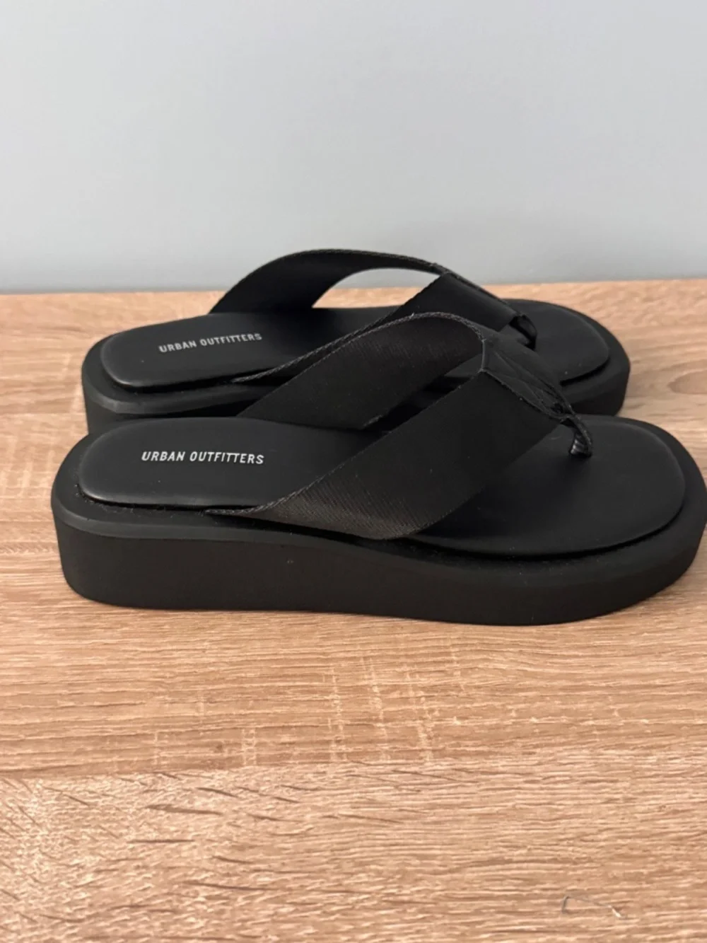 Urban Outfitters Gemma Platform Black Sandal Size 6